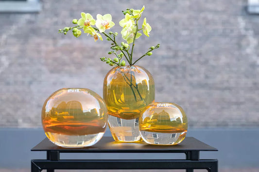 אגרטל כדור זכוכית עבה בצבע אמבר